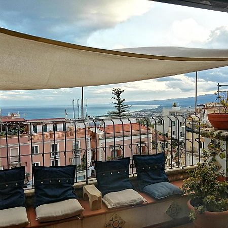 Aly Art Apartment Taormina Duomo, Gulf & Etna View Zewnętrze zdjęcie