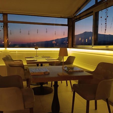 Aly Art Apartment Taormina Duomo, Gulf & Etna View Zewnętrze zdjęcie