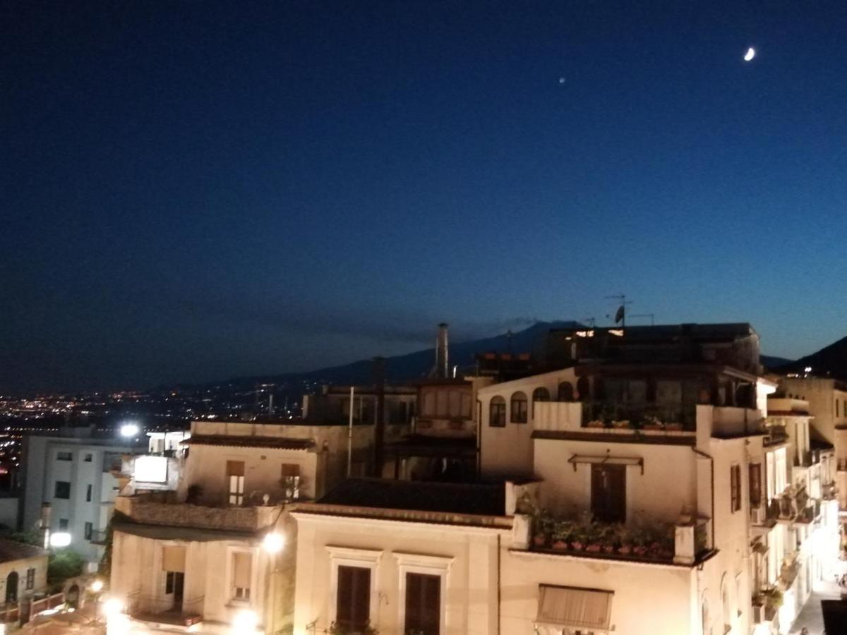 Aly Art Apartment Taormina Duomo, Gulf & Etna View Zewnętrze zdjęcie