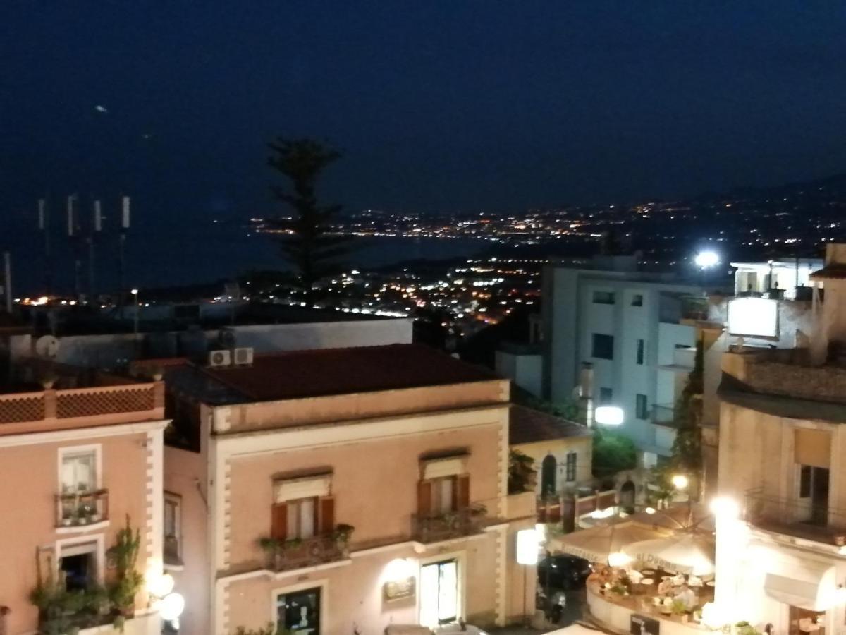 Aly Art Apartment Taormina Duomo, Gulf & Etna View Zewnętrze zdjęcie