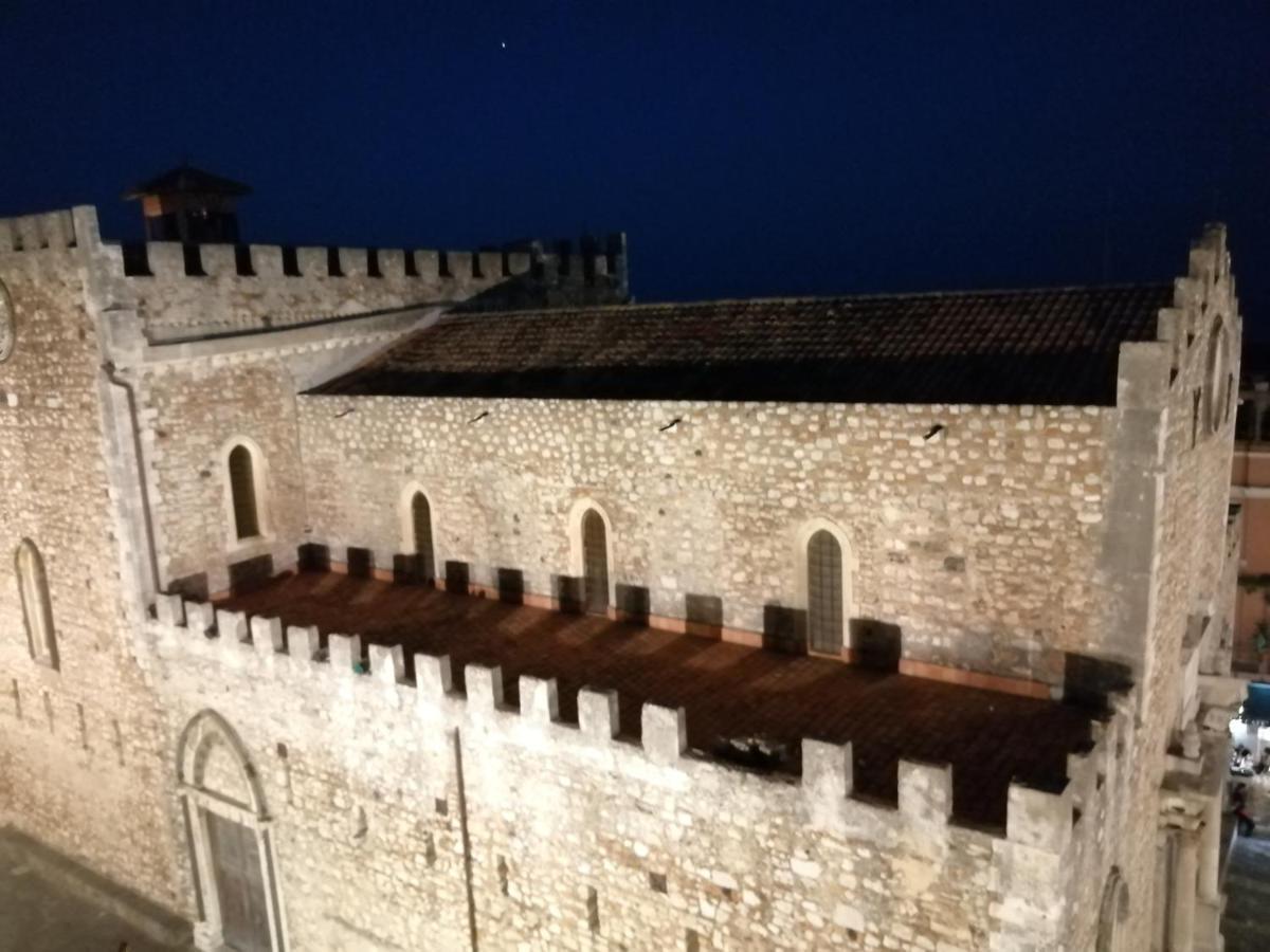 Aly Art Apartment Taormina Duomo, Gulf & Etna View Zewnętrze zdjęcie