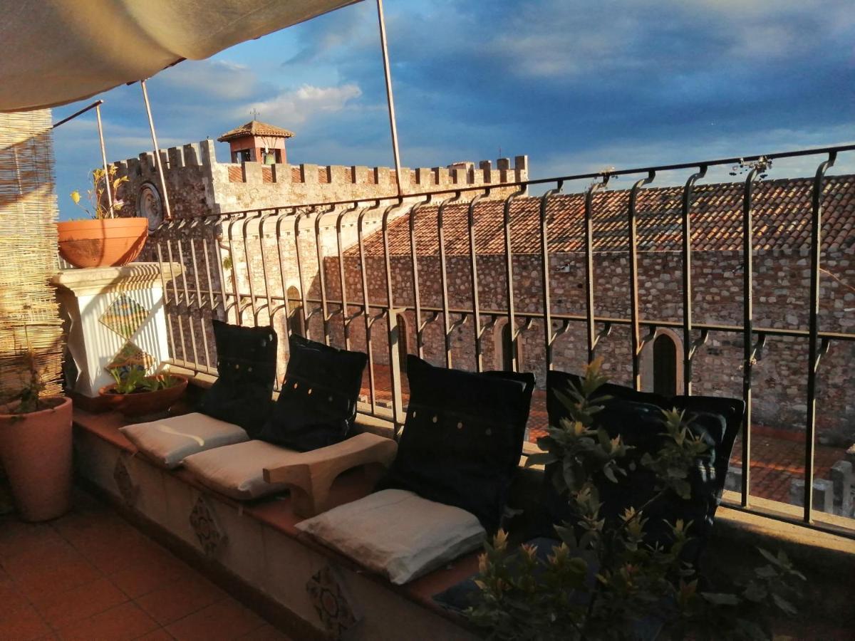 Aly Art Apartment Taormina Duomo, Gulf & Etna View Zewnętrze zdjęcie