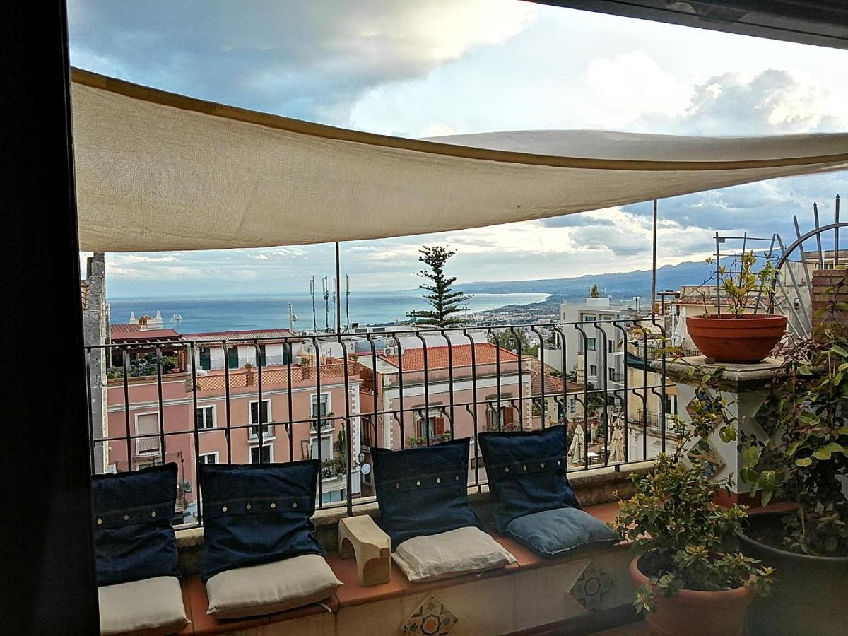 Aly Art Apartment Taormina Duomo, Gulf & Etna View Zewnętrze zdjęcie