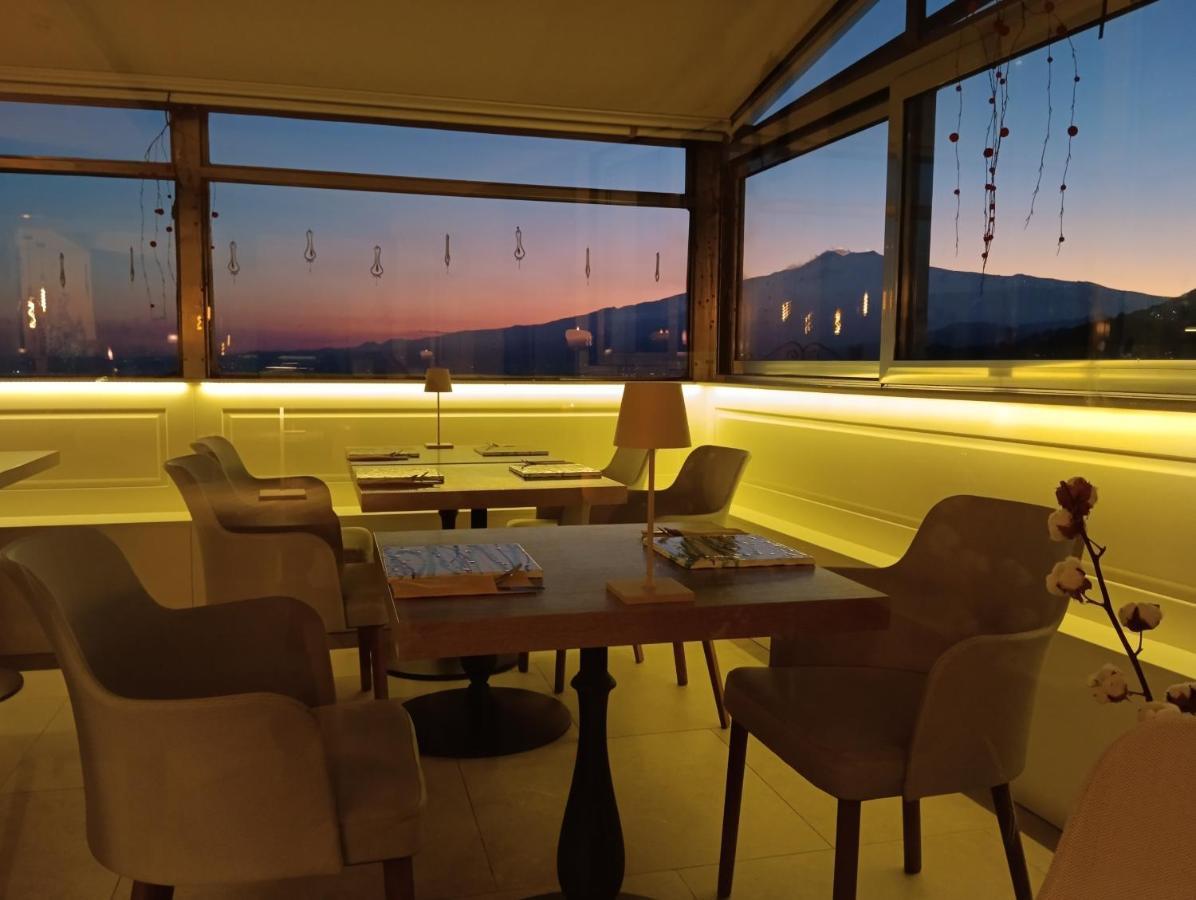 Aly Art Apartment Taormina Duomo, Gulf & Etna View Zewnętrze zdjęcie